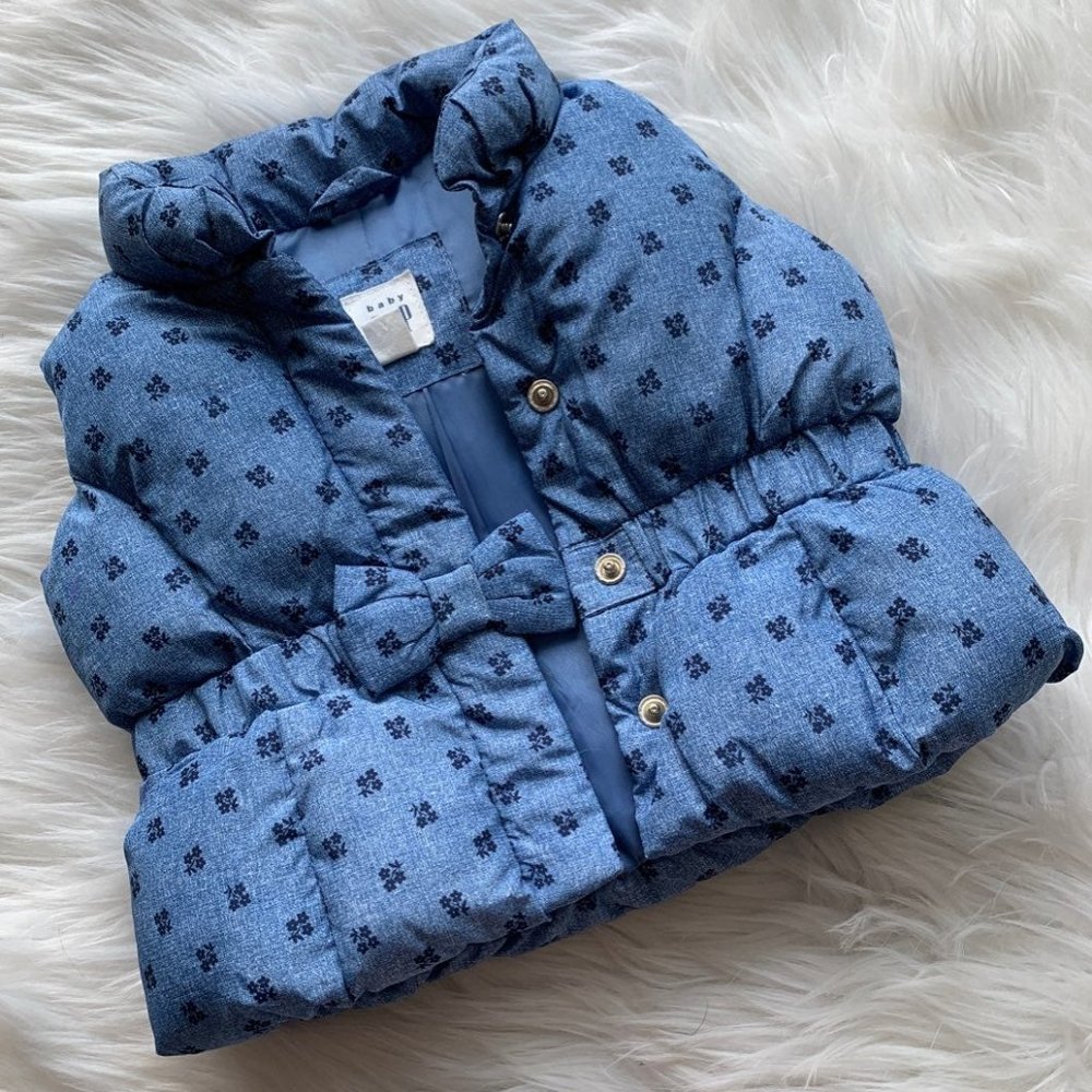 Size 3-6 Baby Gap Vest